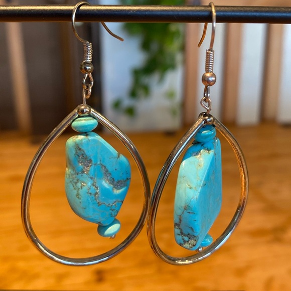 🎉 ARTISAN MADE GENUINE TURQUOISE AND SILVER EARRINGS ‼️ - Picture 2 of 6